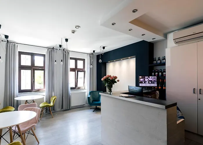 Cooltour אכסניה *