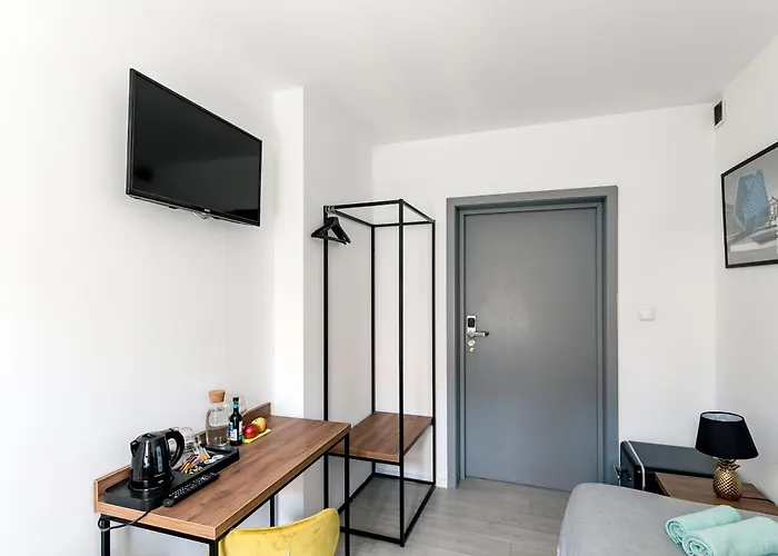 Cooltour אכסניה *